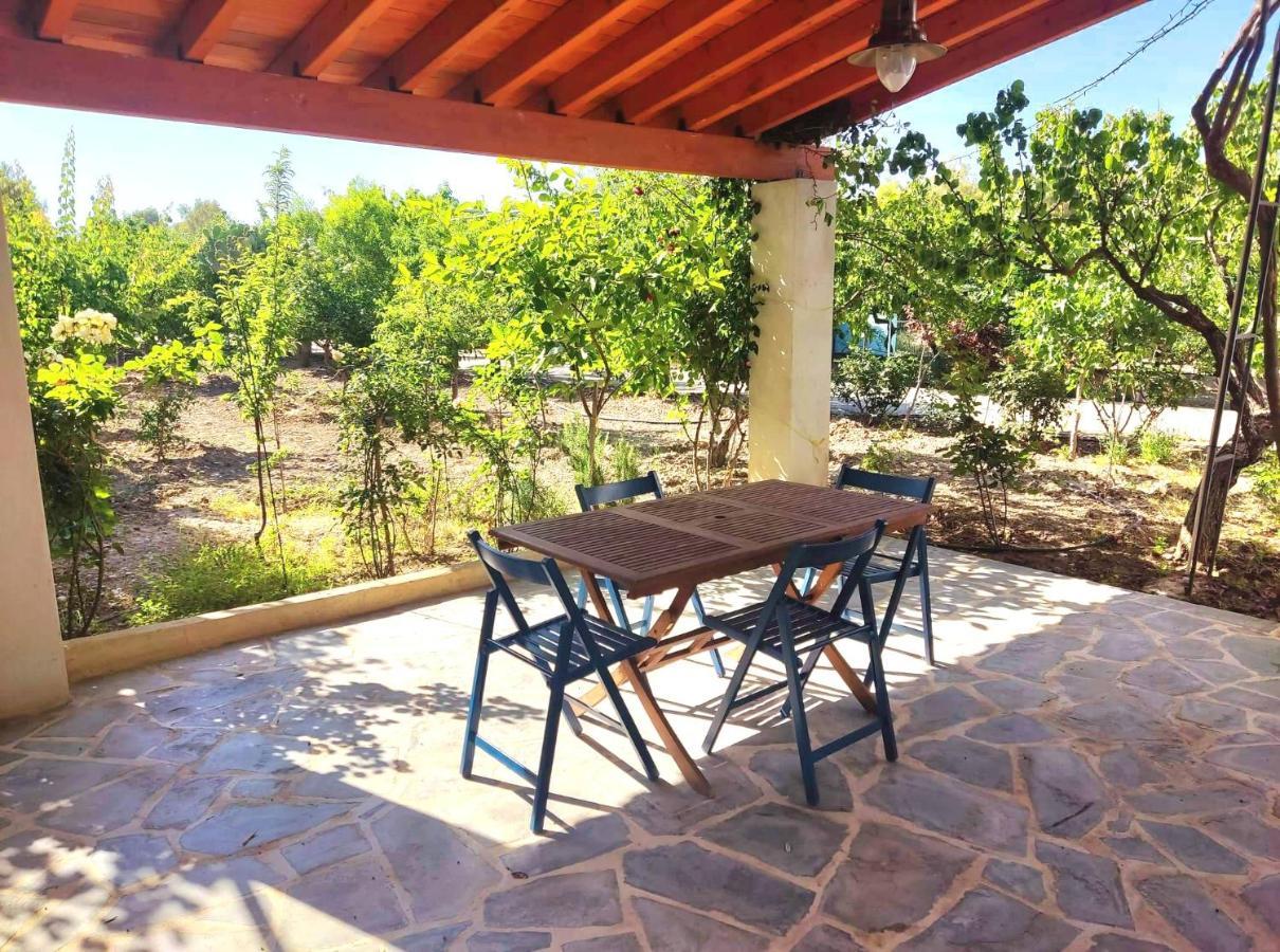 Lianas Garden House Villa อาฟานโท ภายนอก รูปภาพ