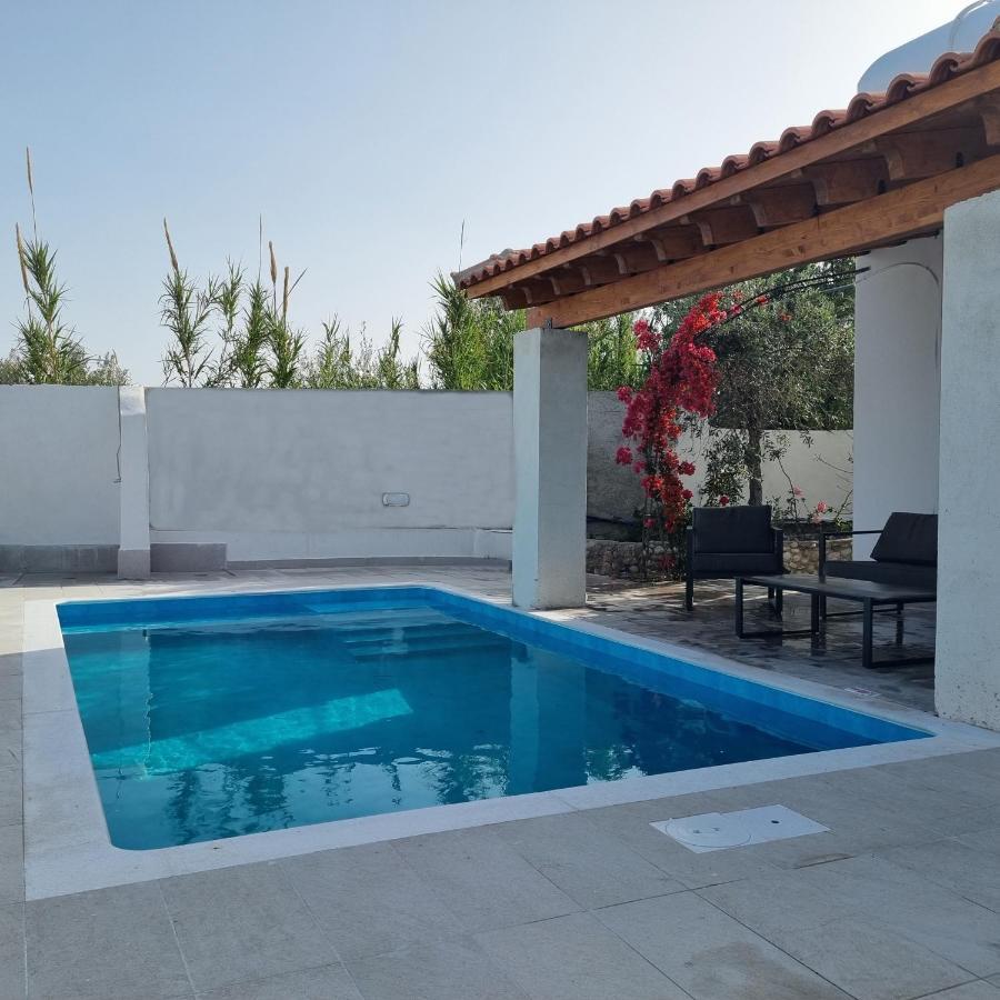 Lianas Garden House Villa อาฟานโท ภายนอก รูปภาพ
