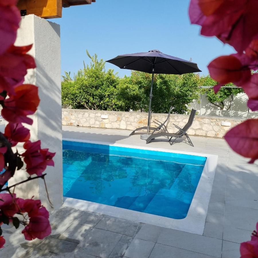 Lianas Garden House Villa อาฟานโท ภายนอก รูปภาพ